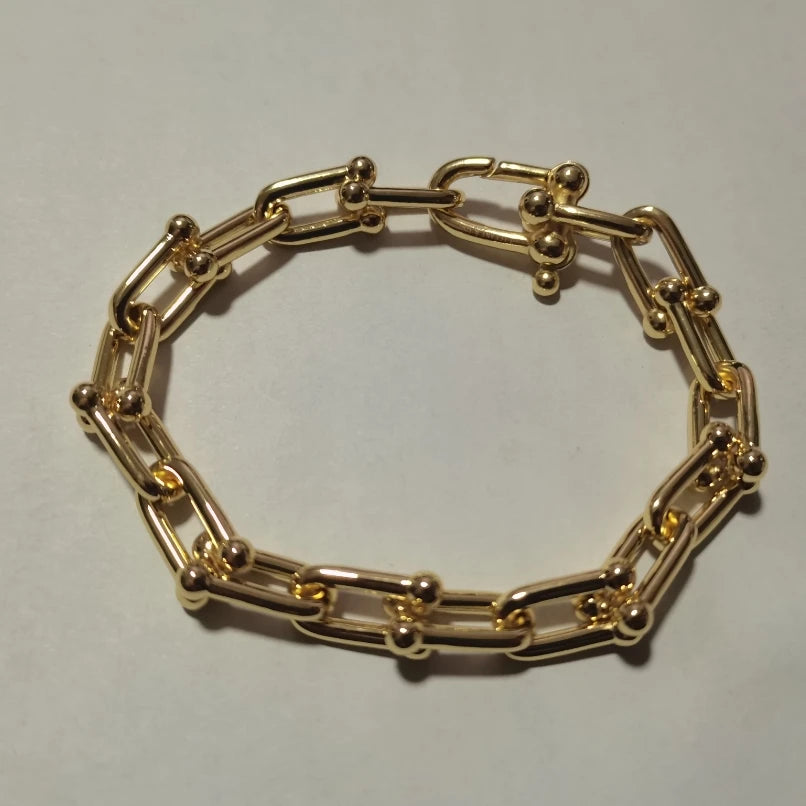 U-shaped Chain Link Bracelet