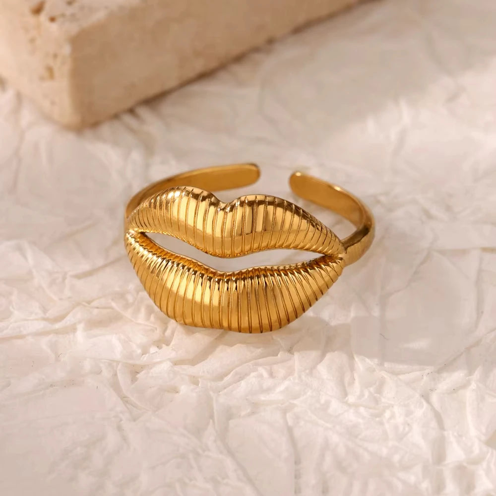 Elegant simple rings