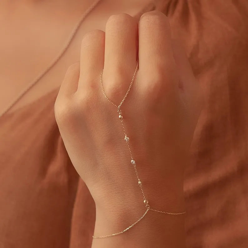 Simple hand chain