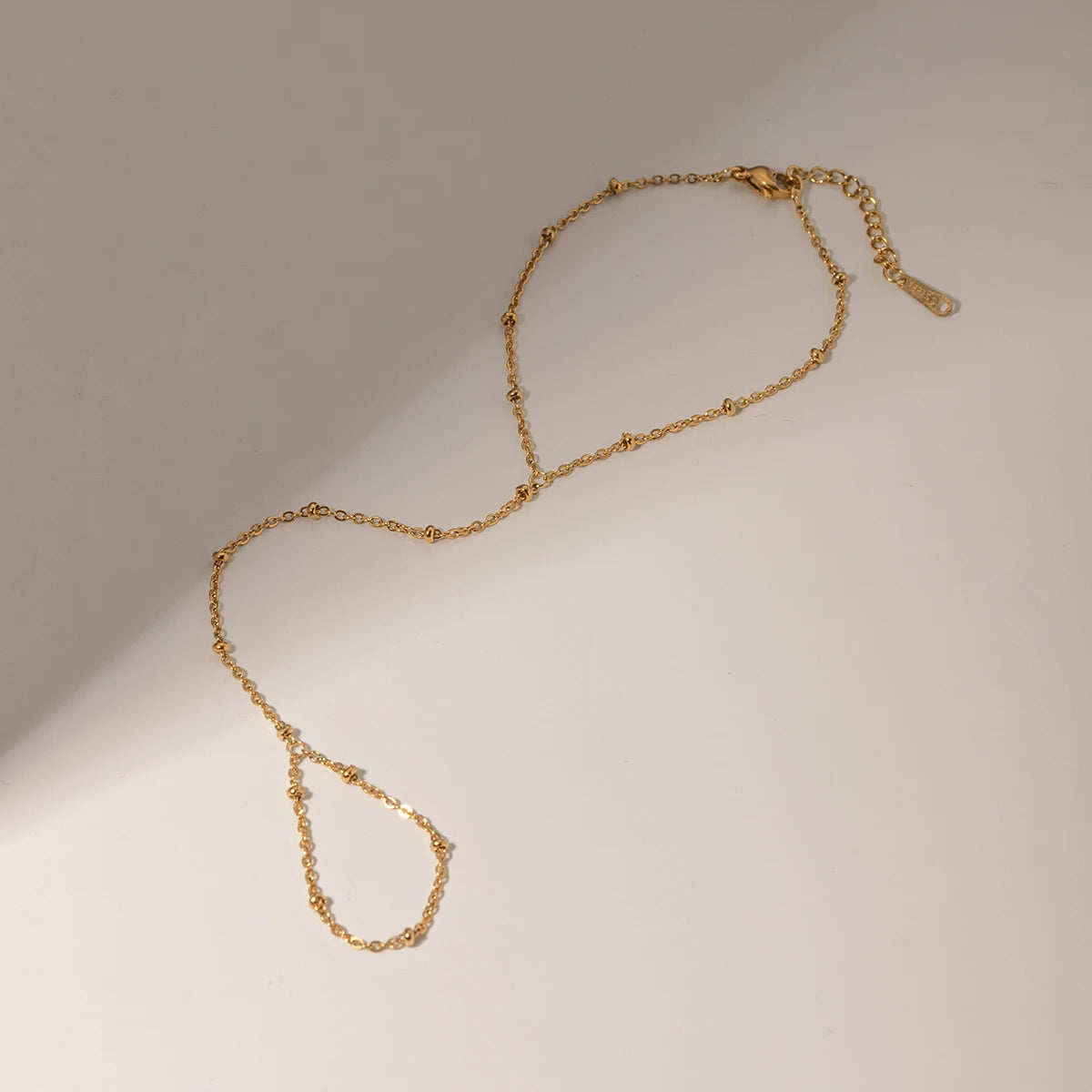 Simple hand chain