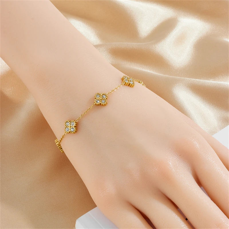 Clover leaf bracelet